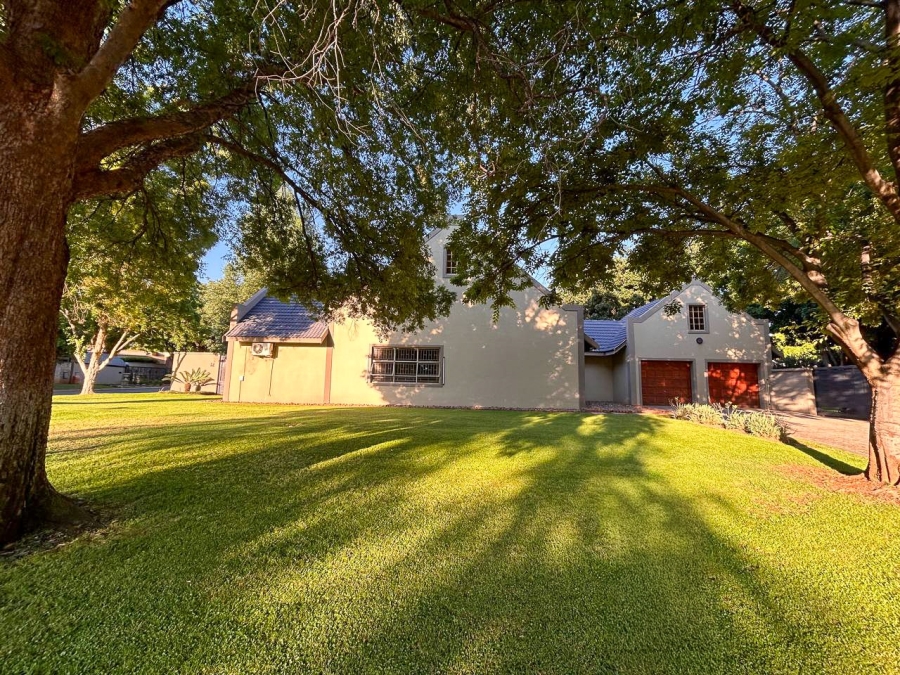 4 Bedroom Property for Sale in Mooivallei Park North West